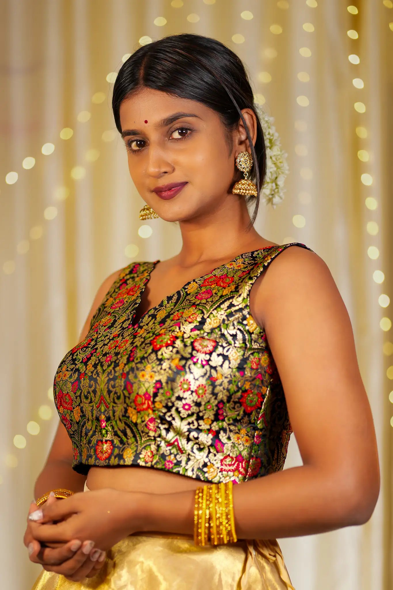 Flower Core V-neck Banarasi Blouse