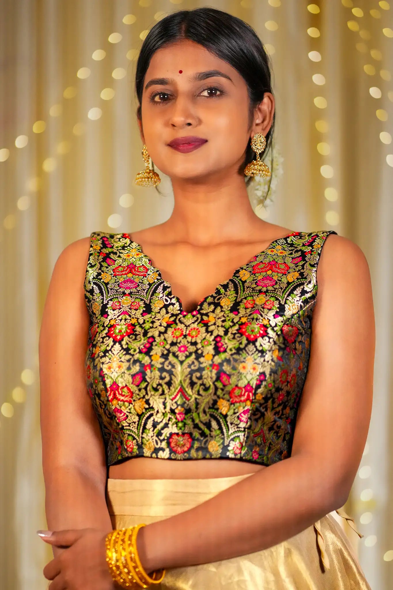 Flower Core V-neck Banarasi Blouse