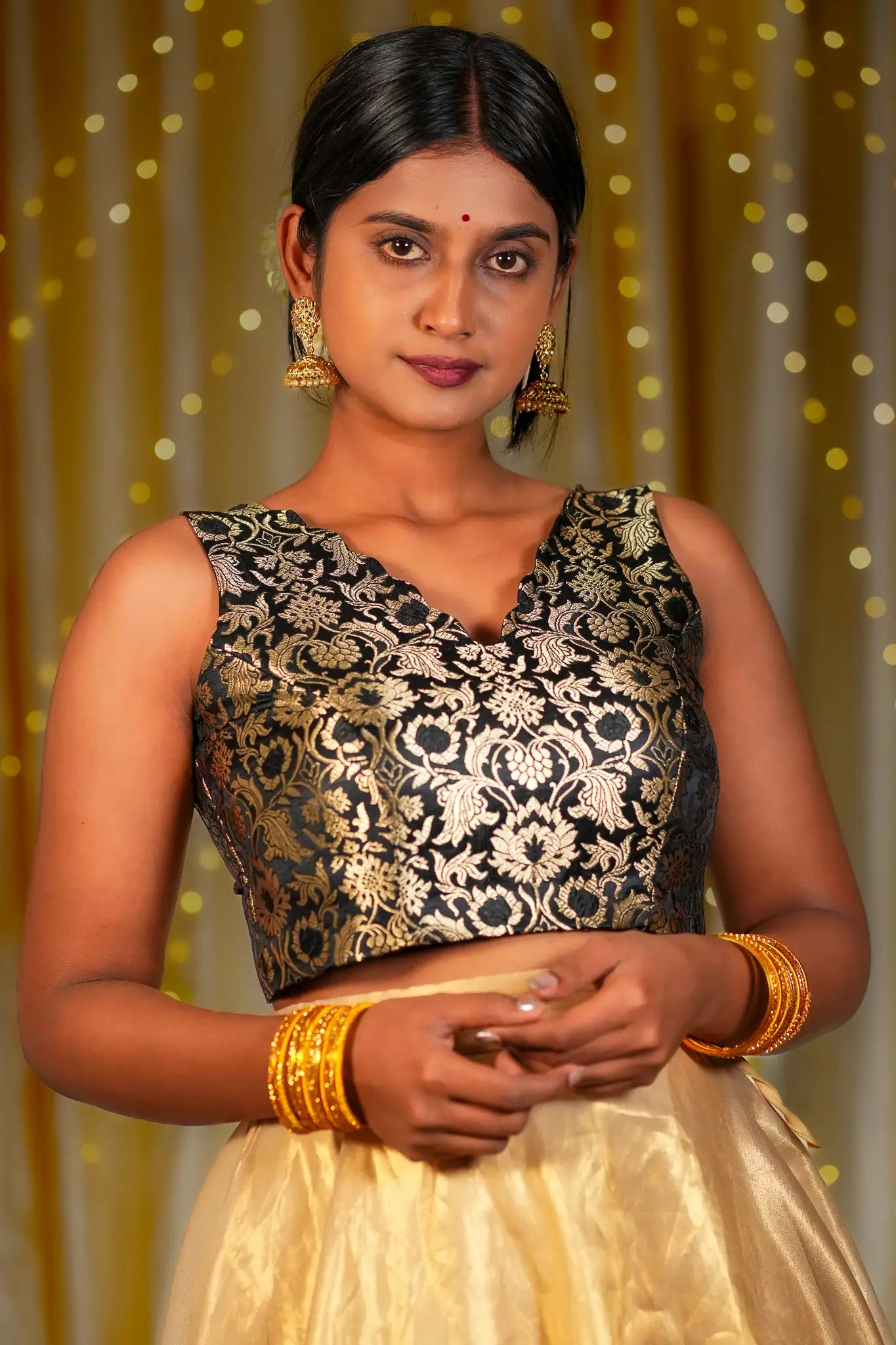Miss Onyx V-neck Banarasi Blouse