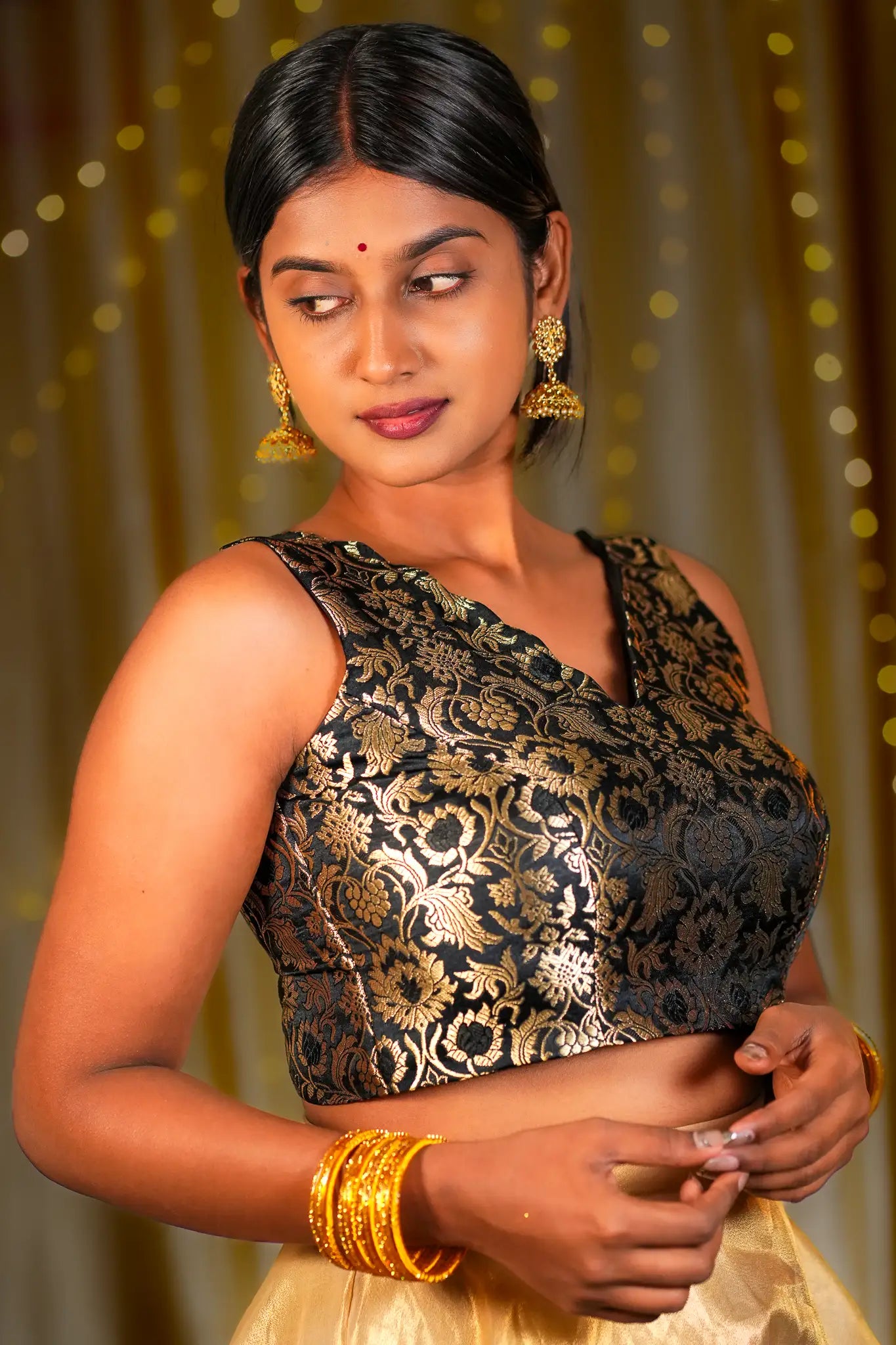 Miss Onyx V-neck Banarasi Blouse