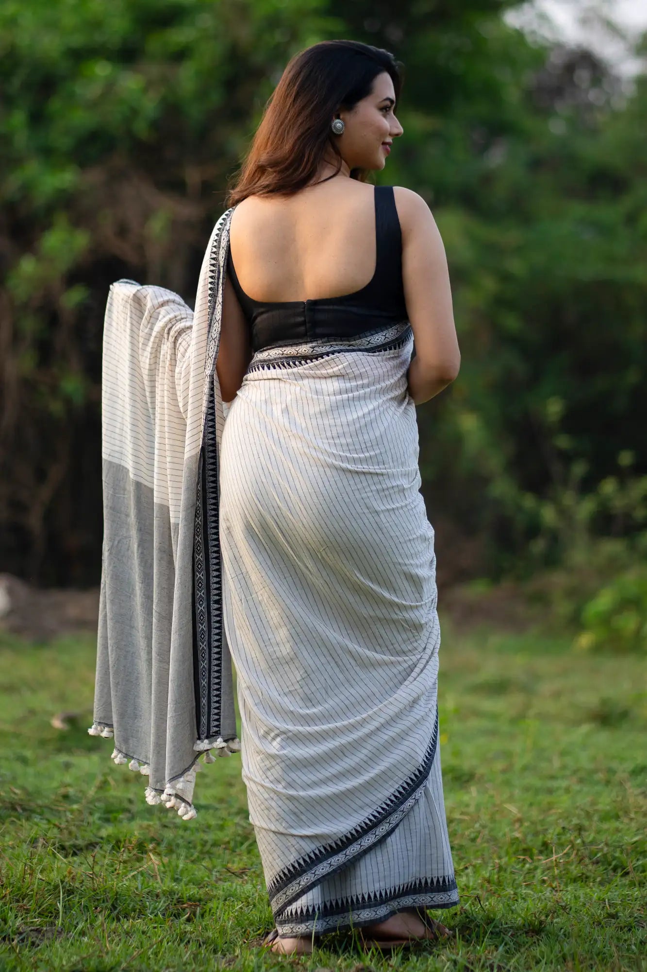 Morning daisy Black and White Saree