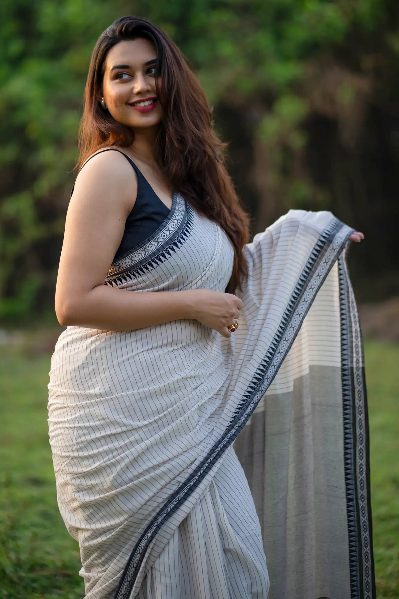 Morning daisy Black and White Saree
