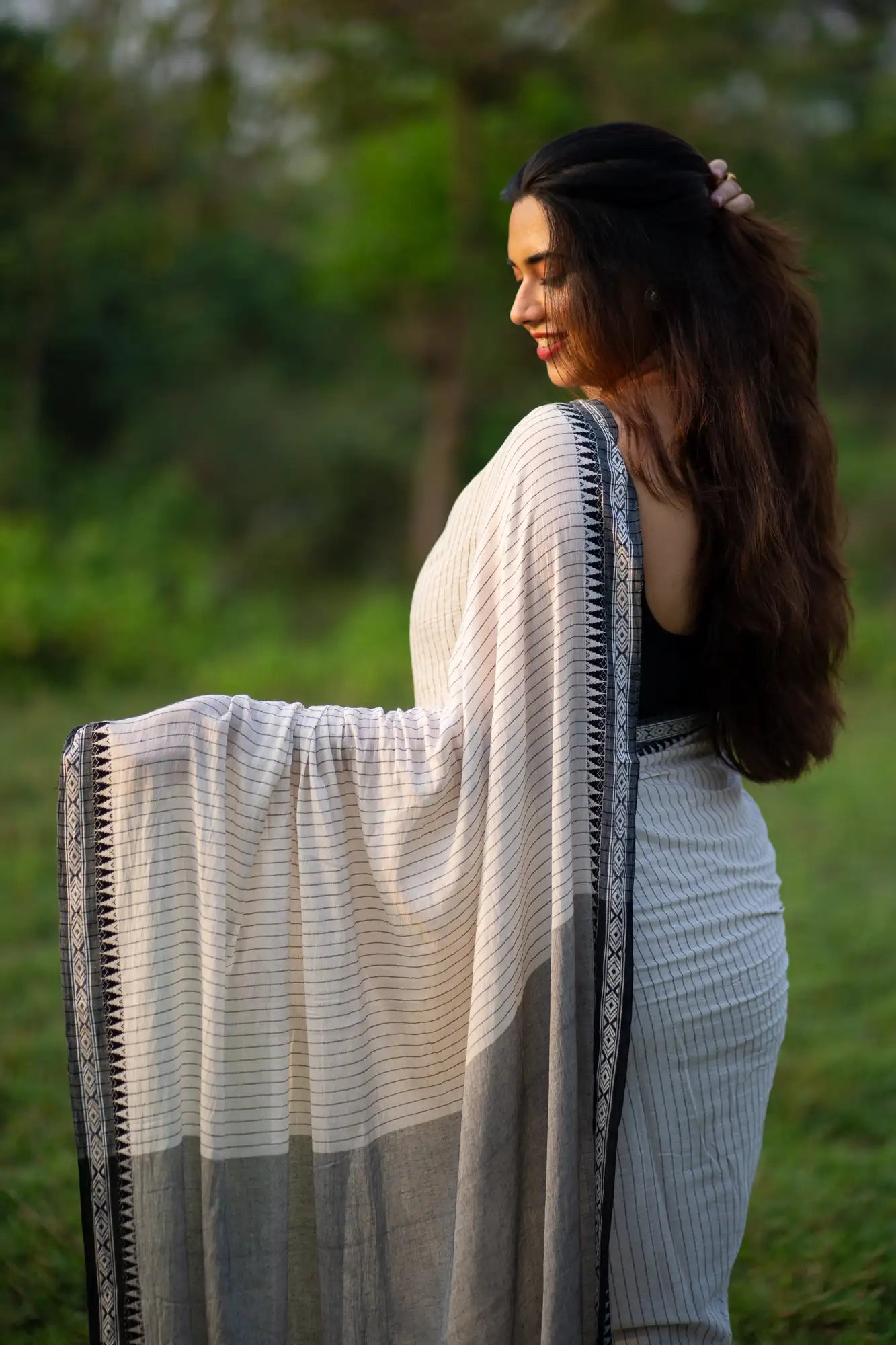 Morning daisy Black and White Saree
