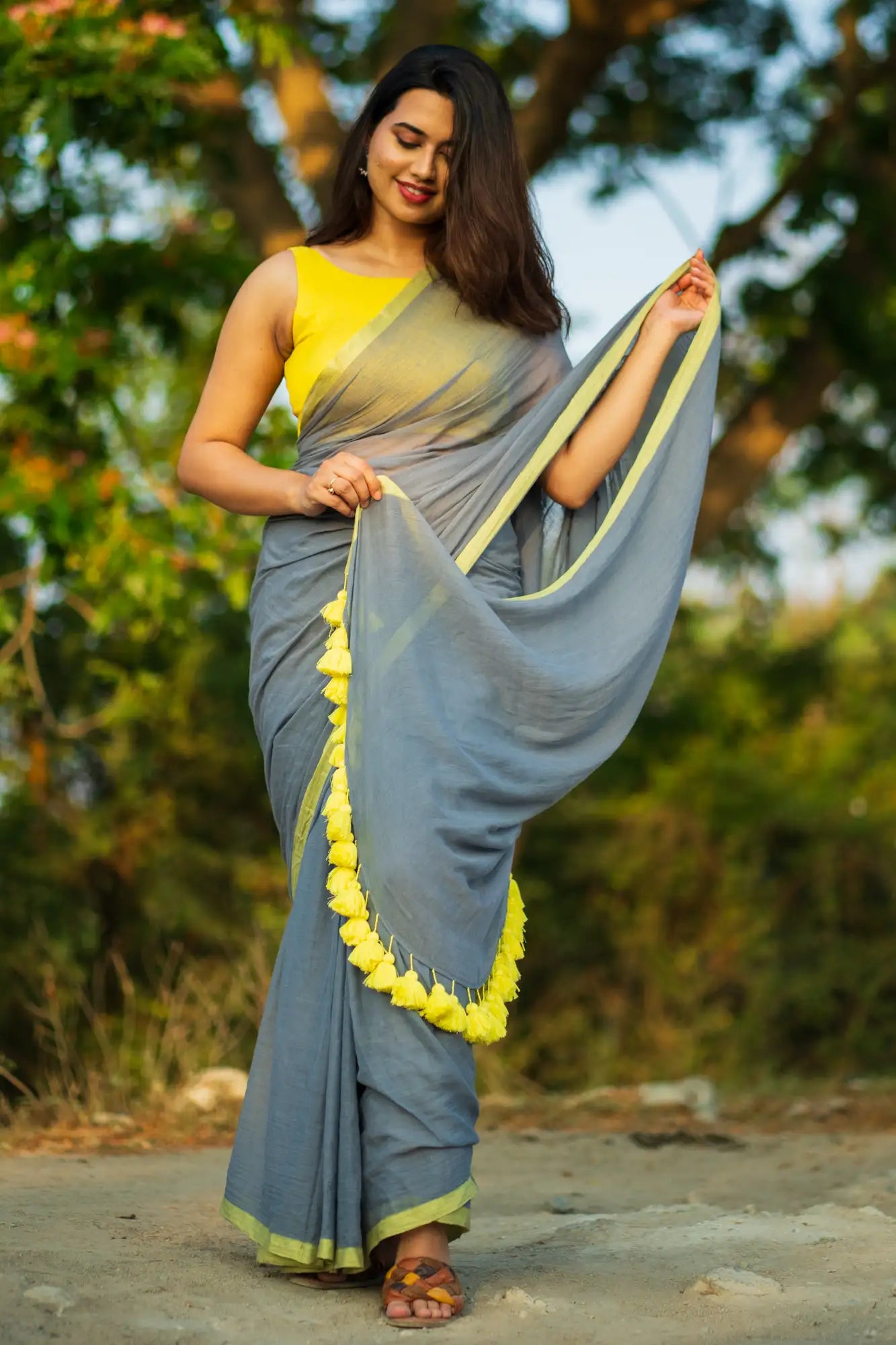 Echo of the Past Border Saree