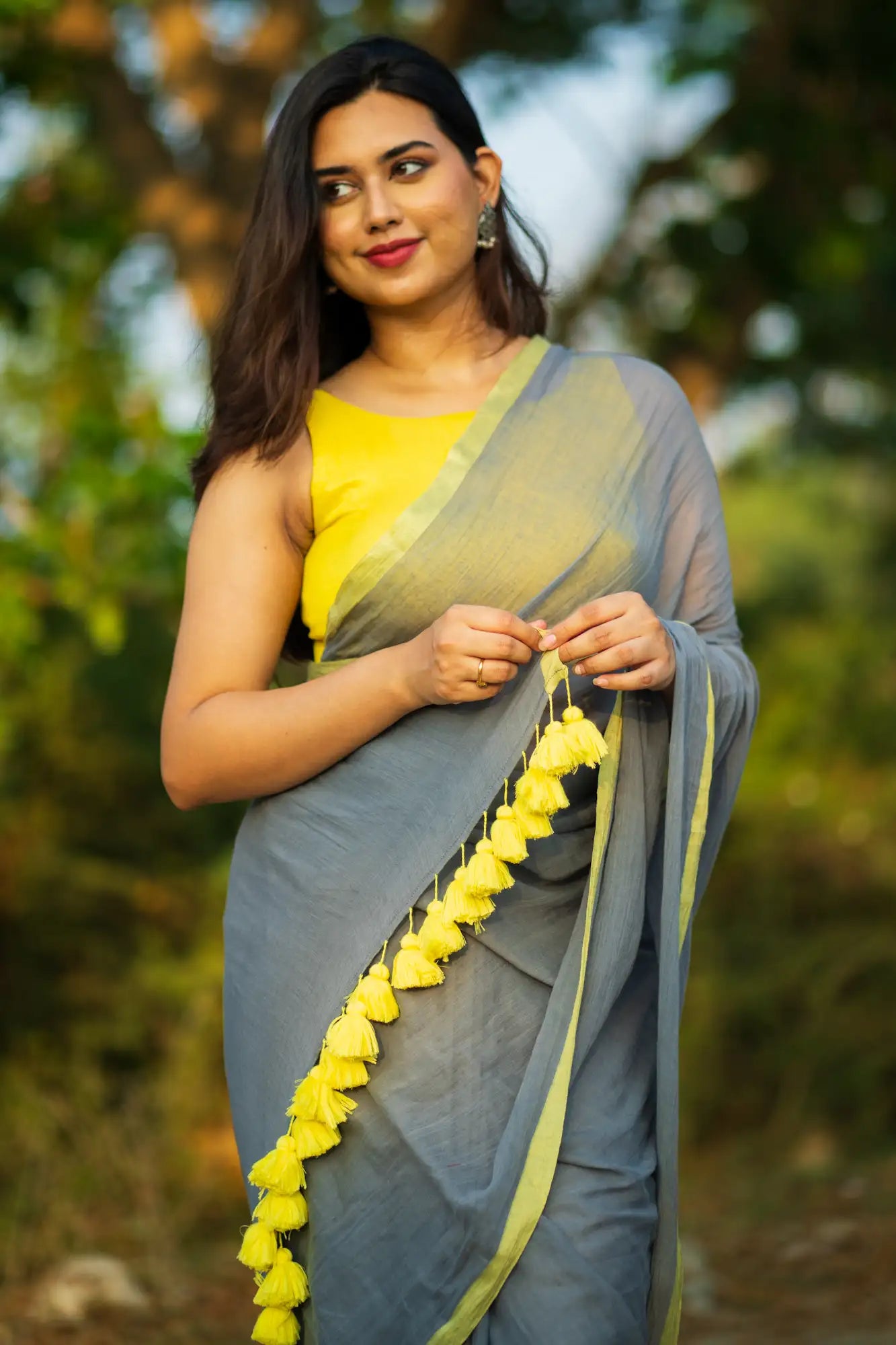 Echo of the Past Border Saree