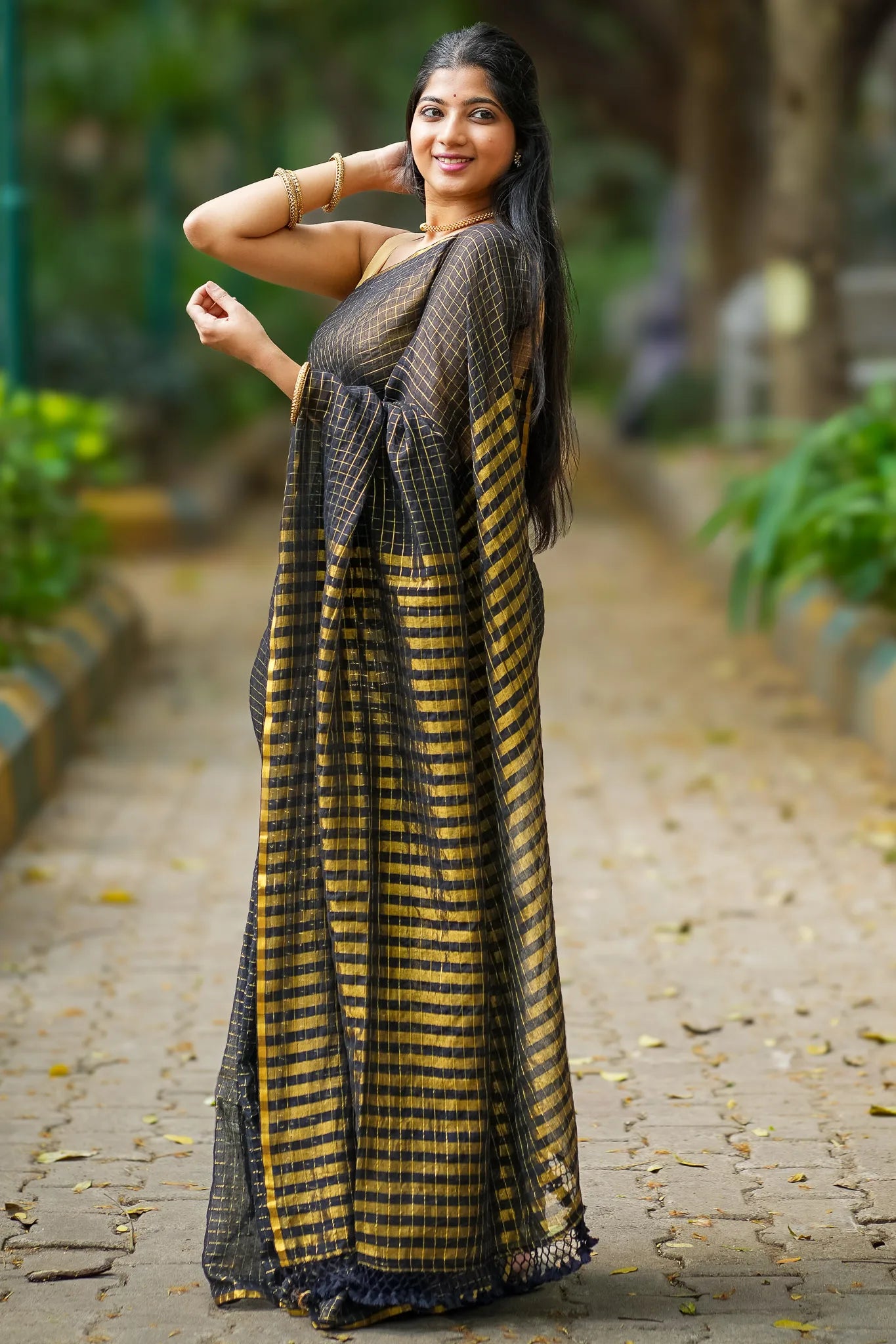 Modern Elegance Cotton Checks Saree