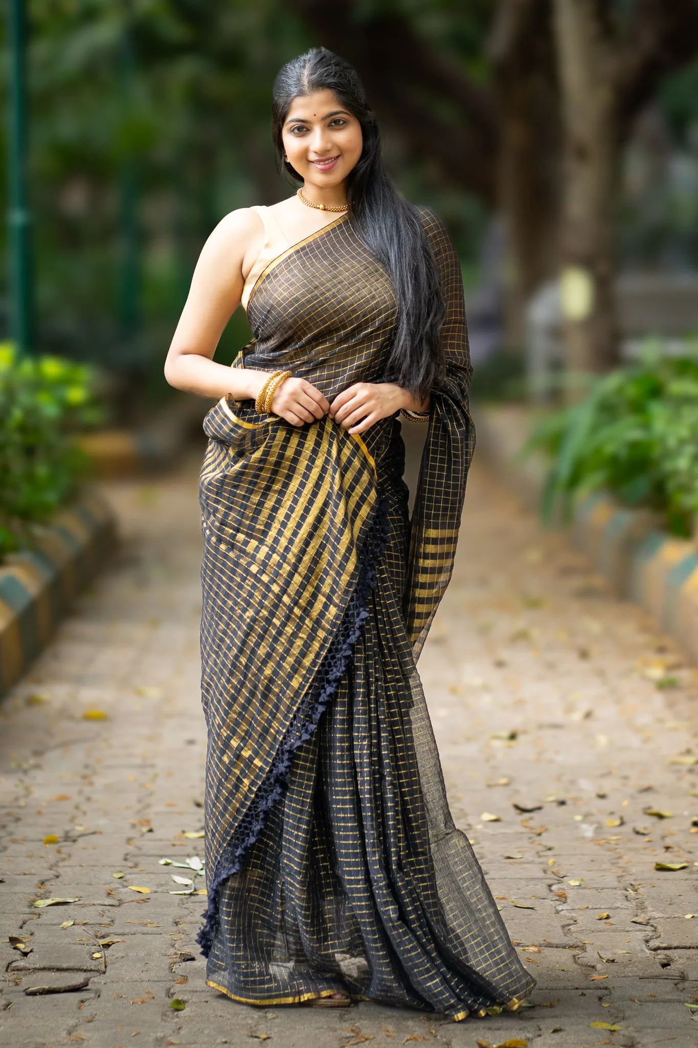 Modern Elegance Cotton Checks Saree
