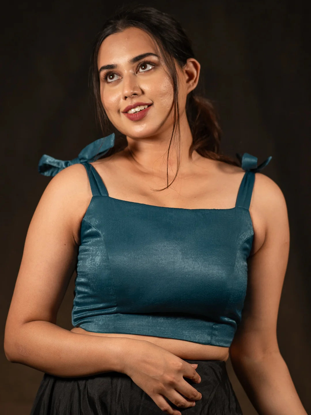 Blue-Sleeveless-Knot-Crop-Top-Blouse-For-Saree