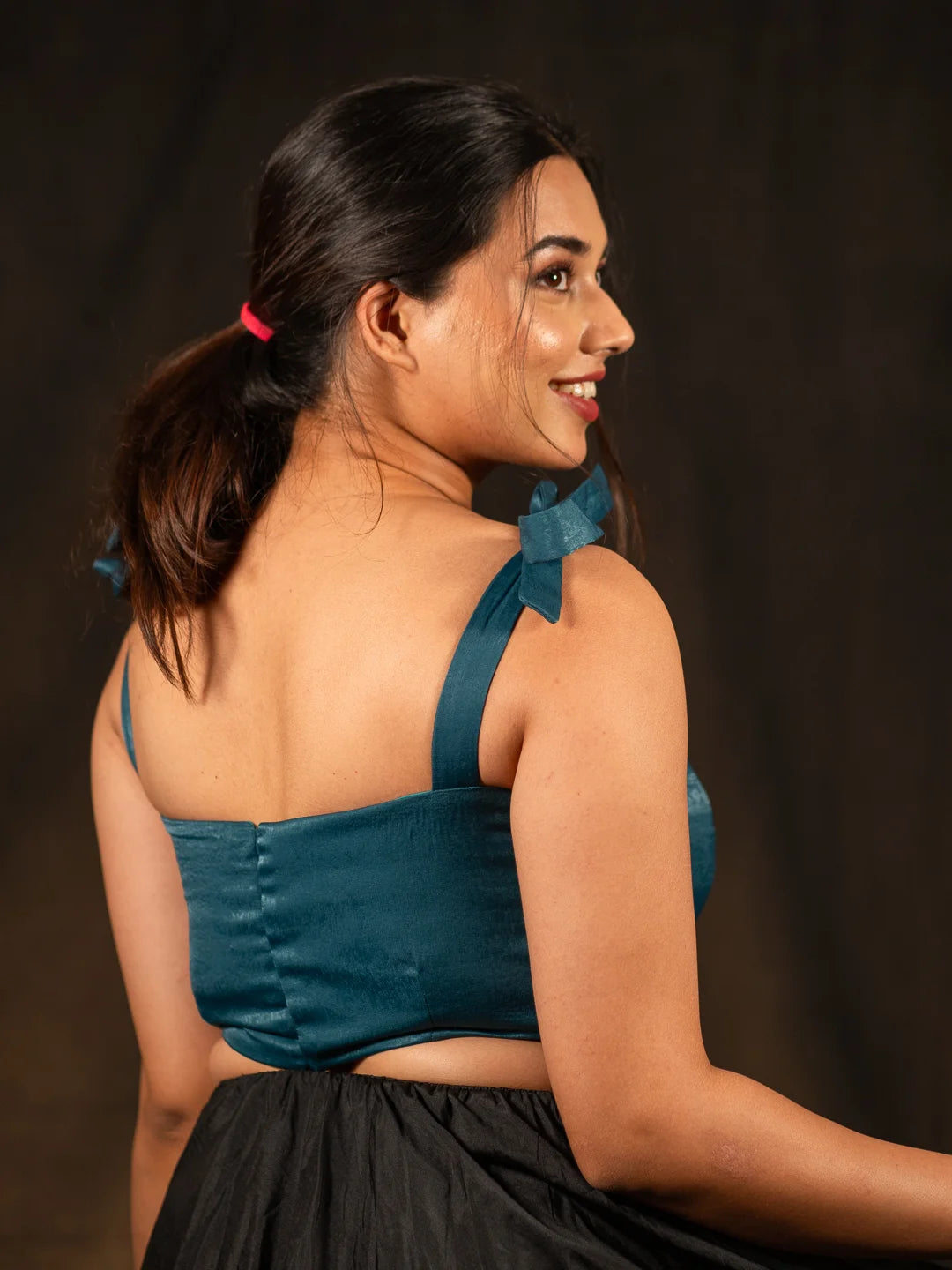 Blue-Sleeveless-Knot-Crop-Top-Blouse-For-Saree