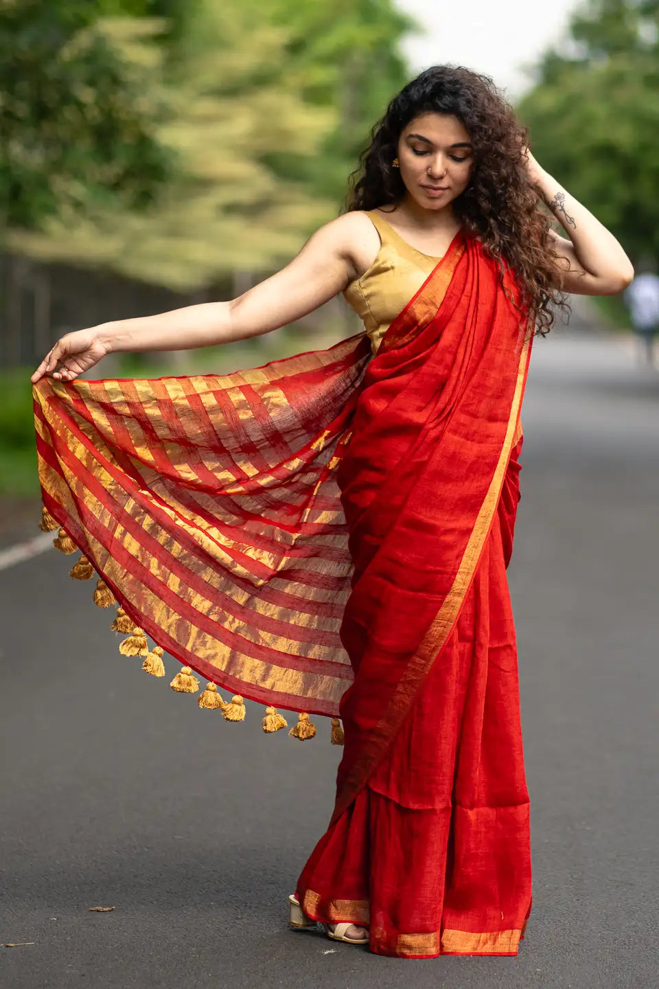 Snow Apple Linen Saree