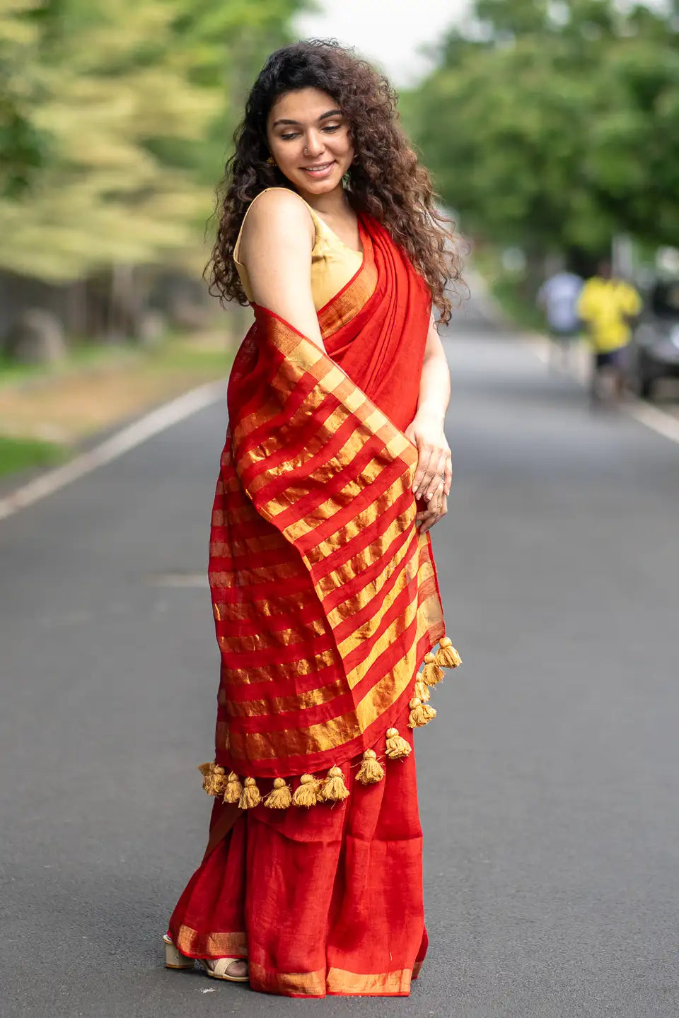 Snow Apple Linen Saree