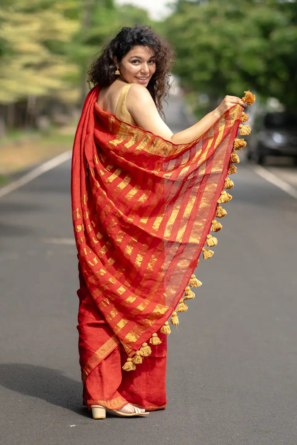 Snow Apple Linen Saree