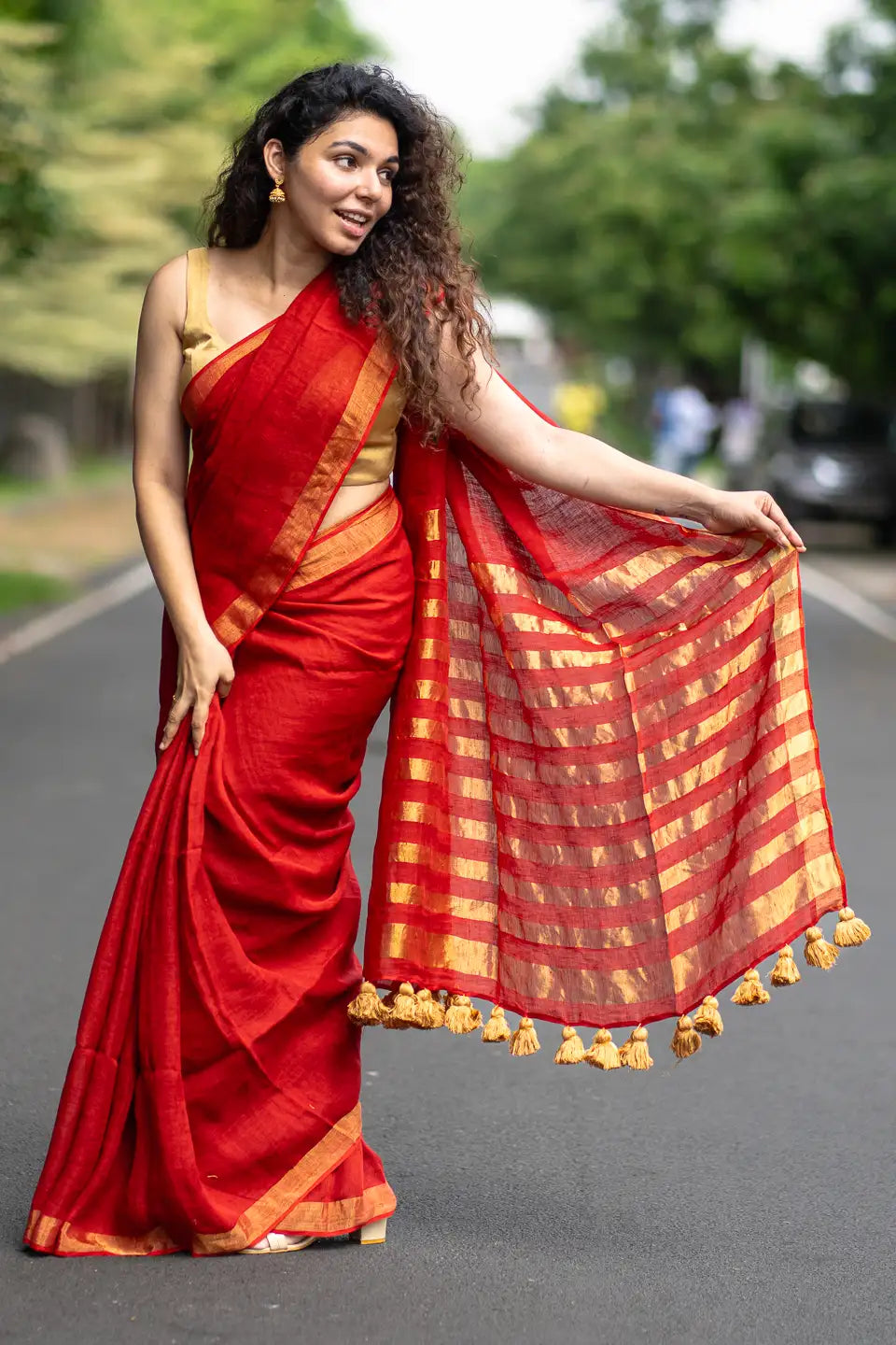 Snow Apple Linen Saree