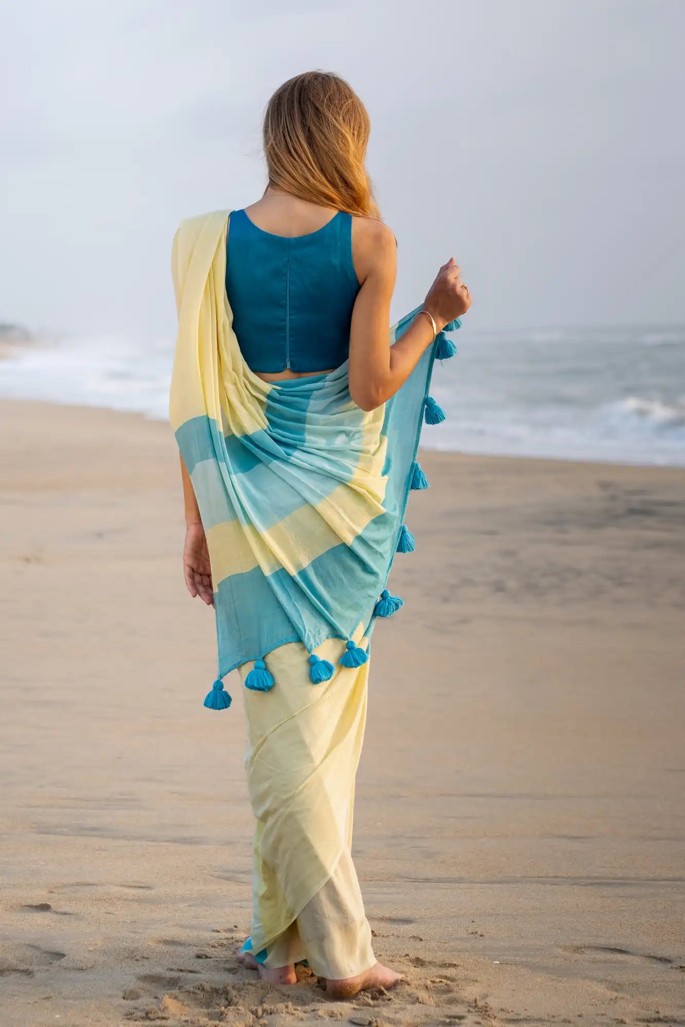 Floating Threads Stripe Saree