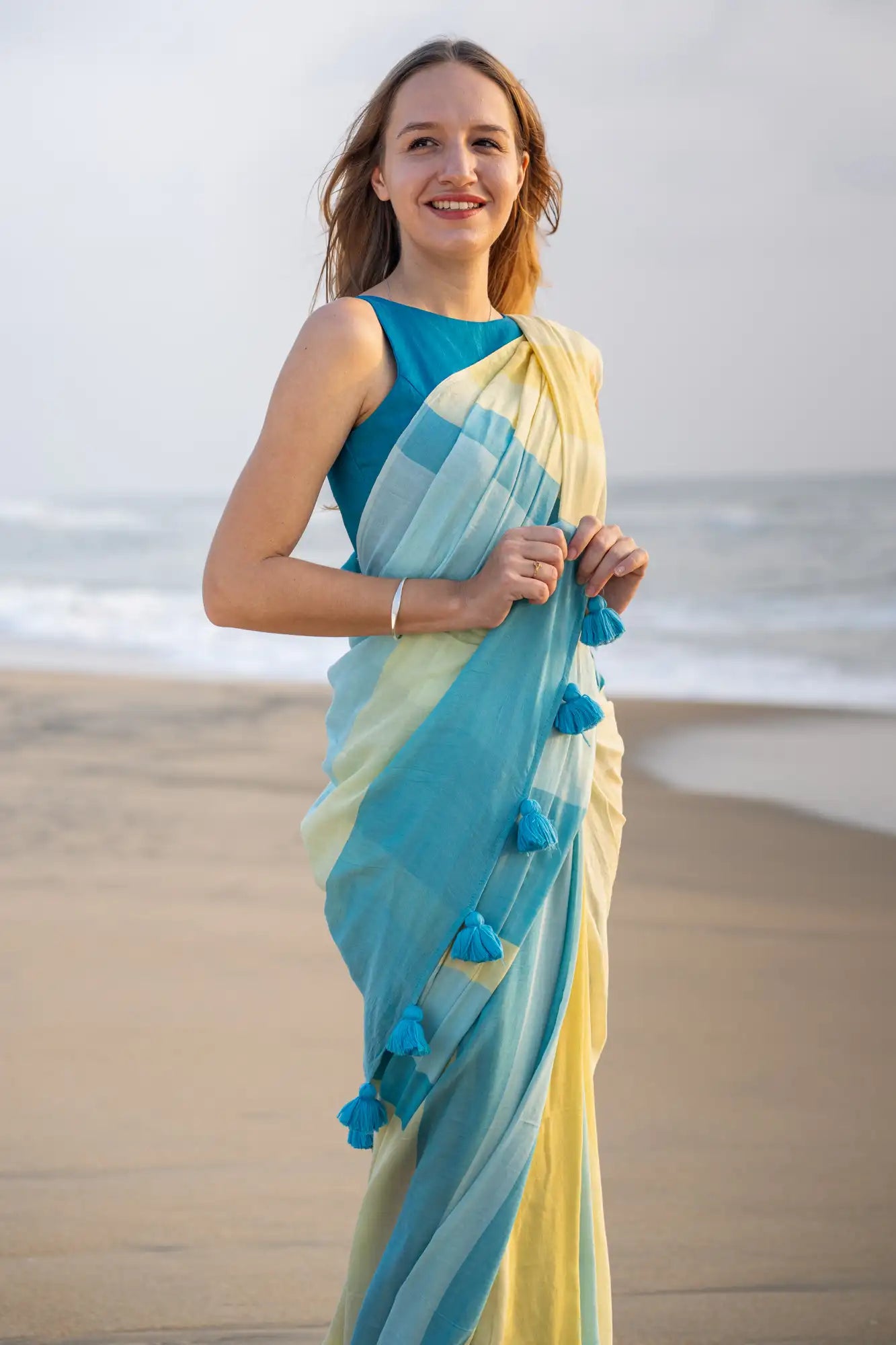 Floating Threads Stripe Saree
