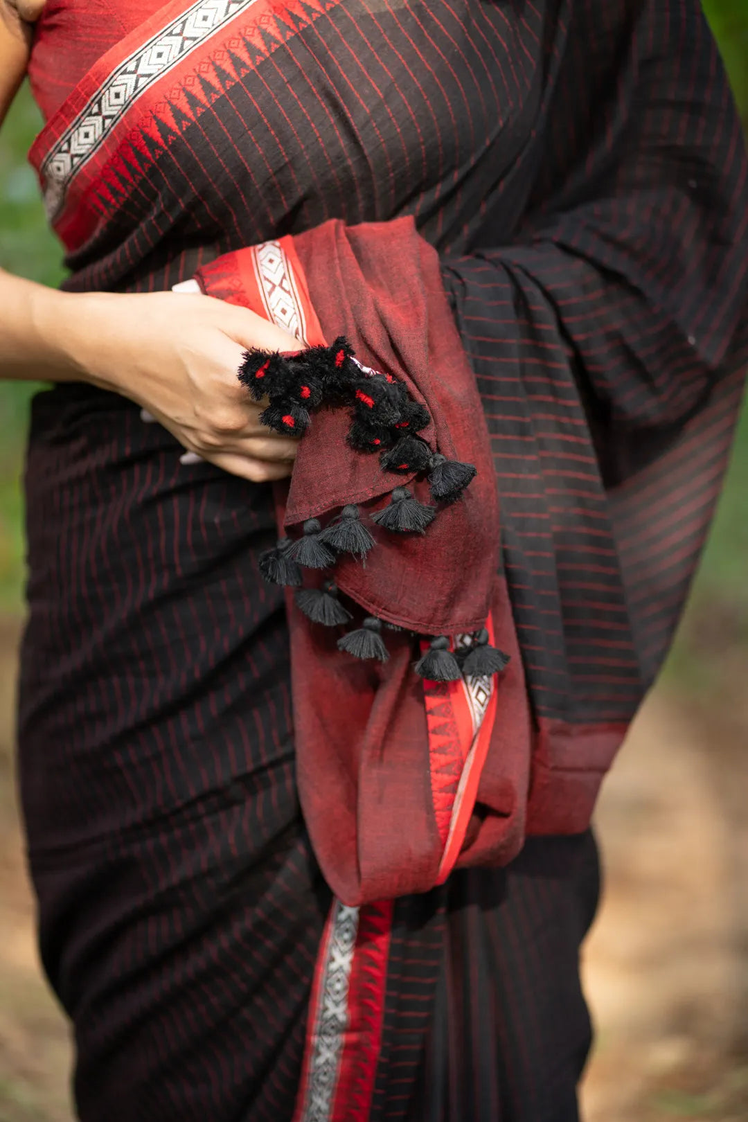 Black Saree with Red Border - Handloom Cotton Saree - I Love Sarees