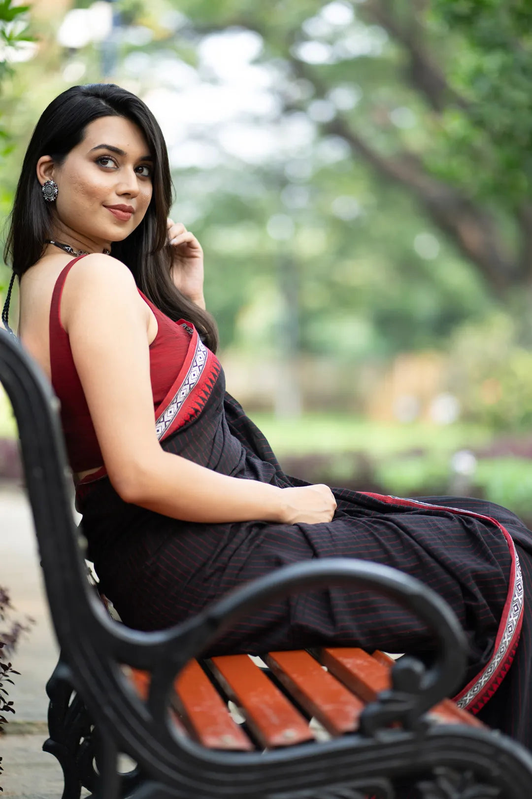 Black Saree with Red Border - Handloom Cotton Saree - I Love Sarees