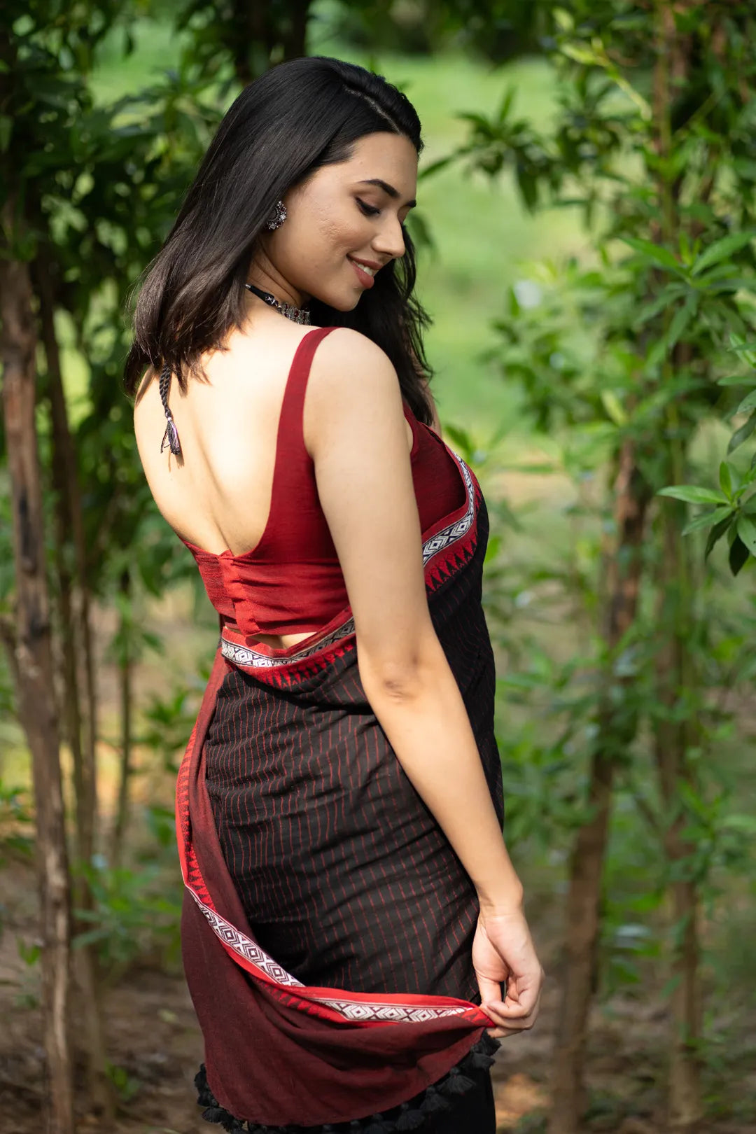 Black Saree with Red Border - Handloom Cotton Saree - I Love Sarees