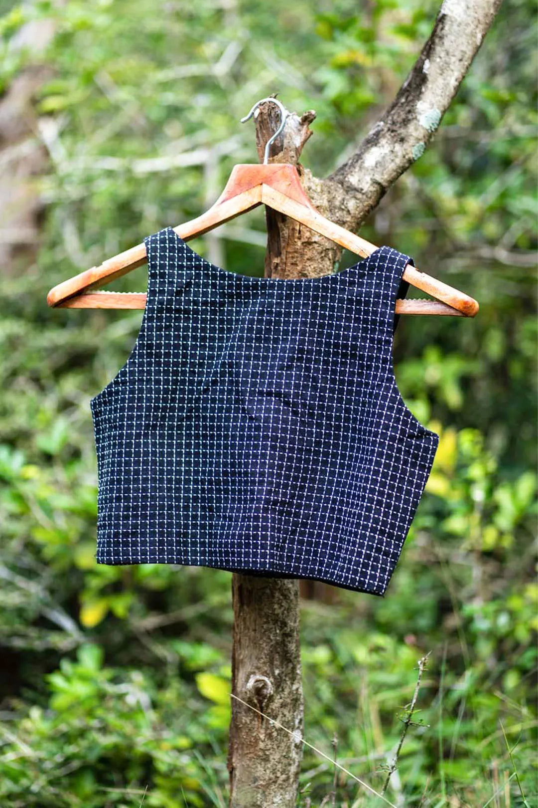 Black and white Sashiko pattern sleeveless blouse - I Love Sarees