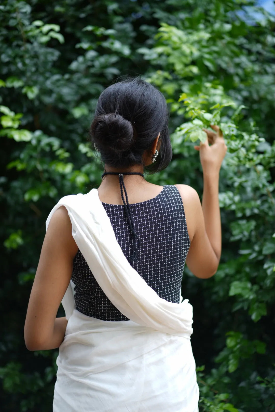 Black and white Sashiko pattern sleeveless blouse - I Love Sarees