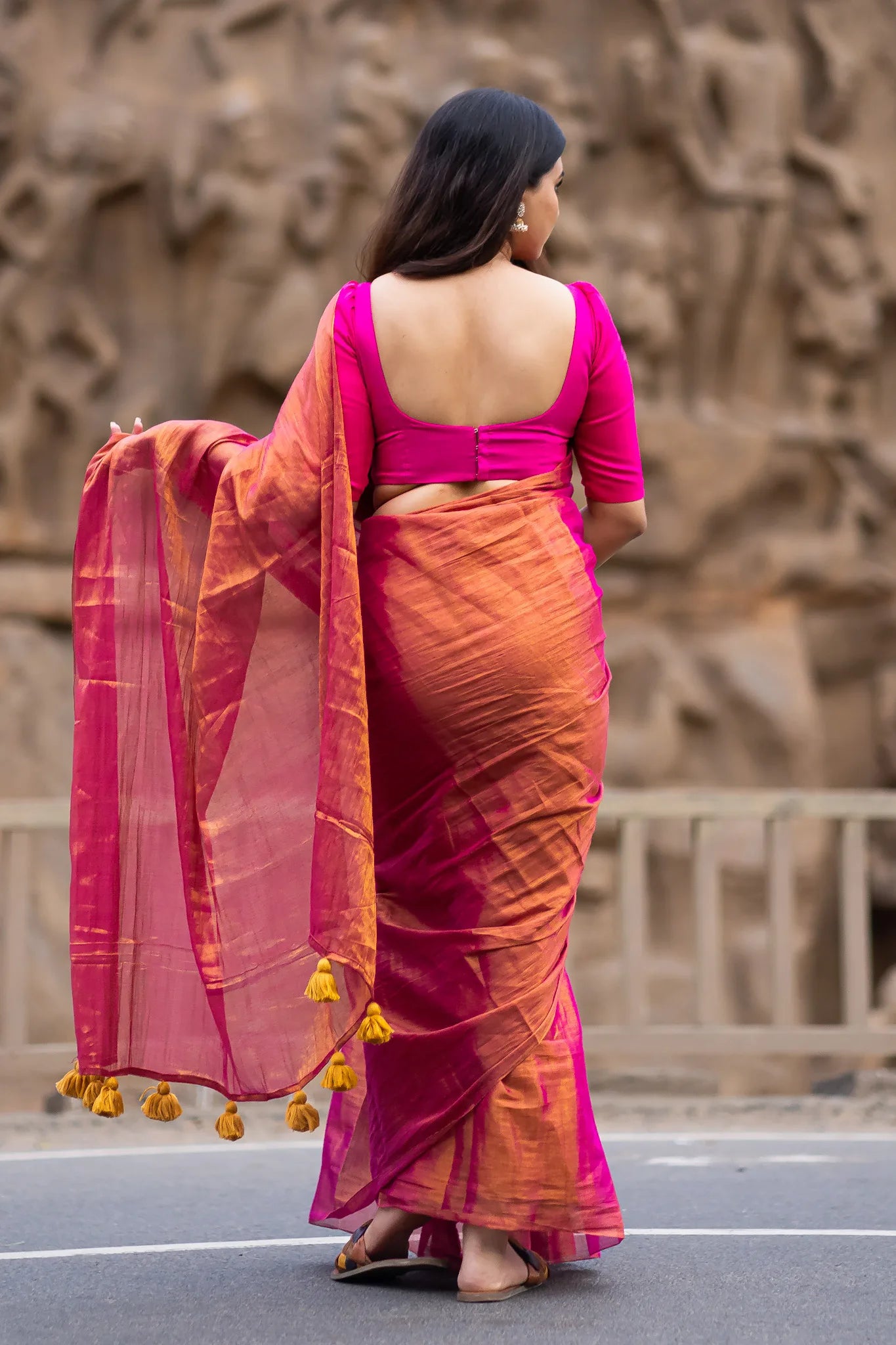 Aashvi-Golden-Pink-Cotton-Tissue-Saree