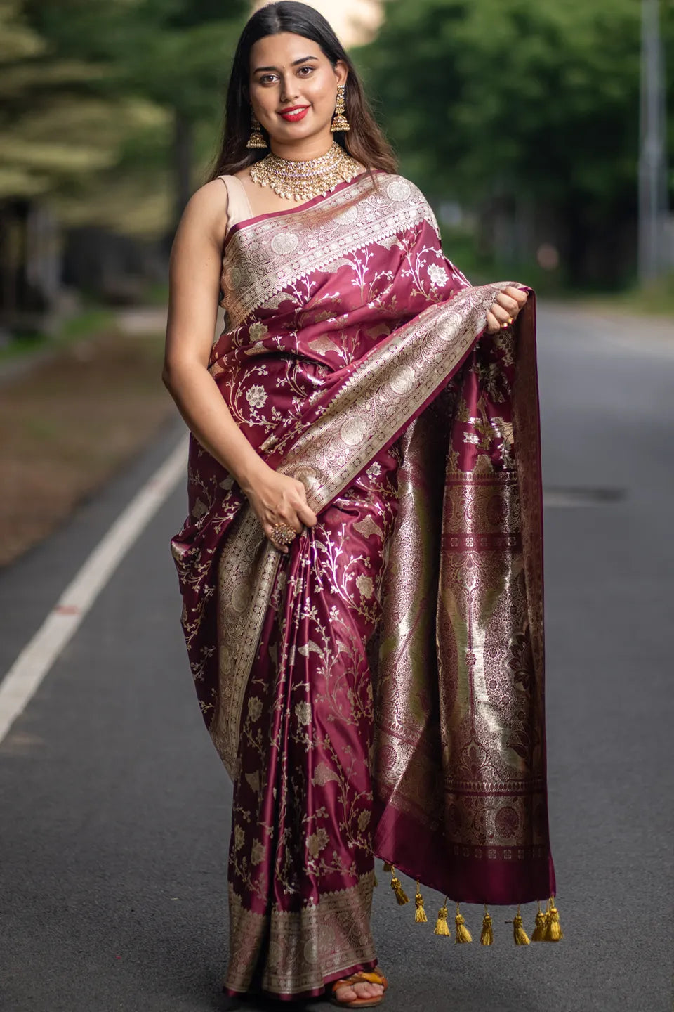 Nisa Banarasi Silk Saree with Golden Zari