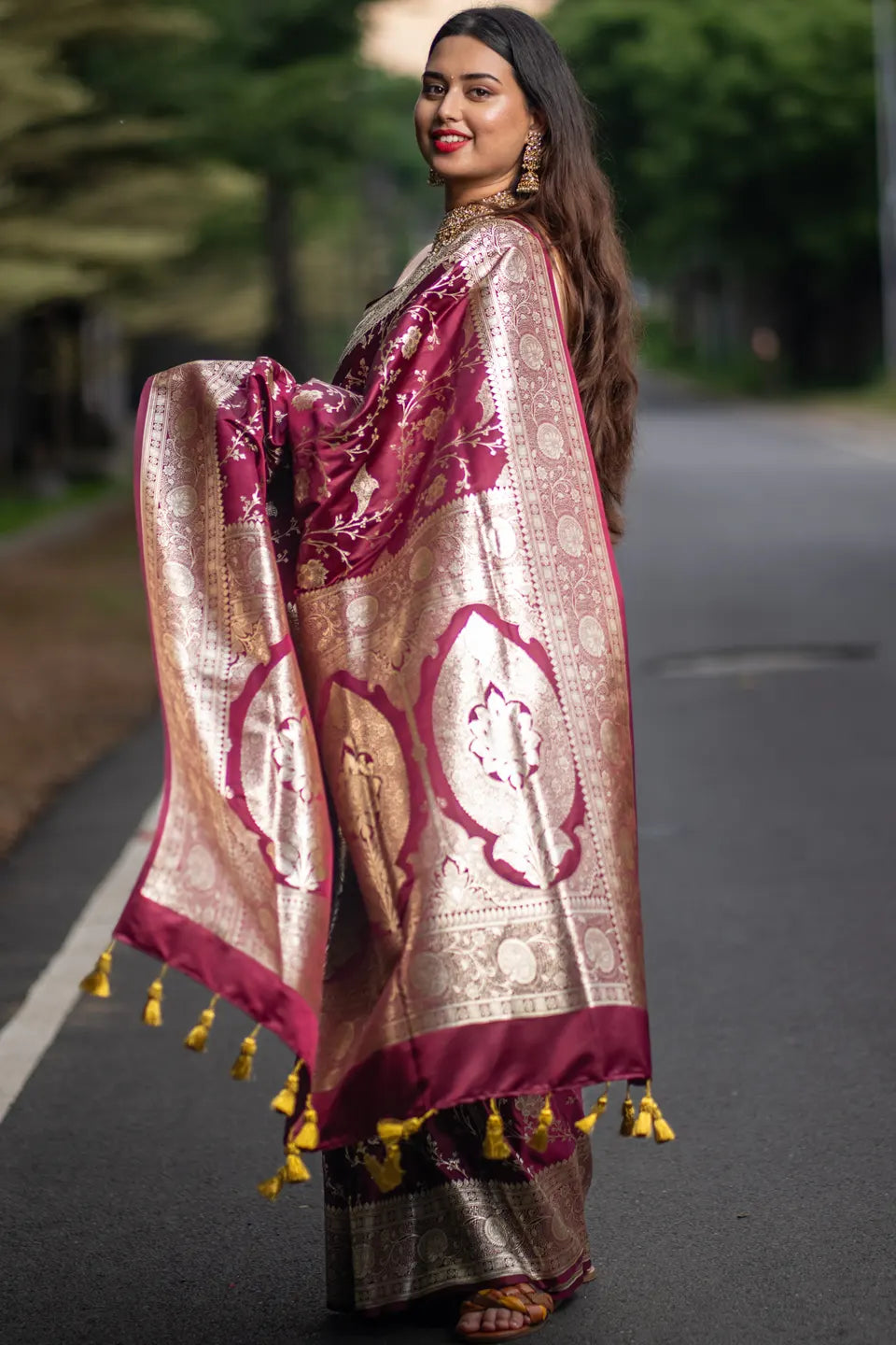 Nisa Banarasi Silk Saree with Golden Zari