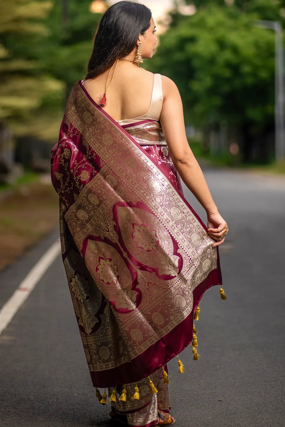 Nisa Banarasi Silk Saree with Golden Zari