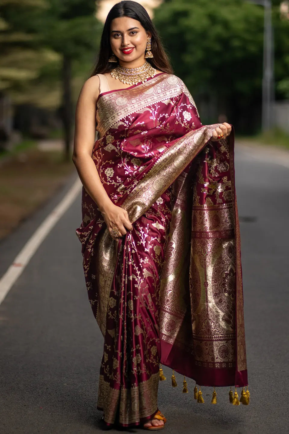 Nisa Banarasi Silk Saree with Golden Zari