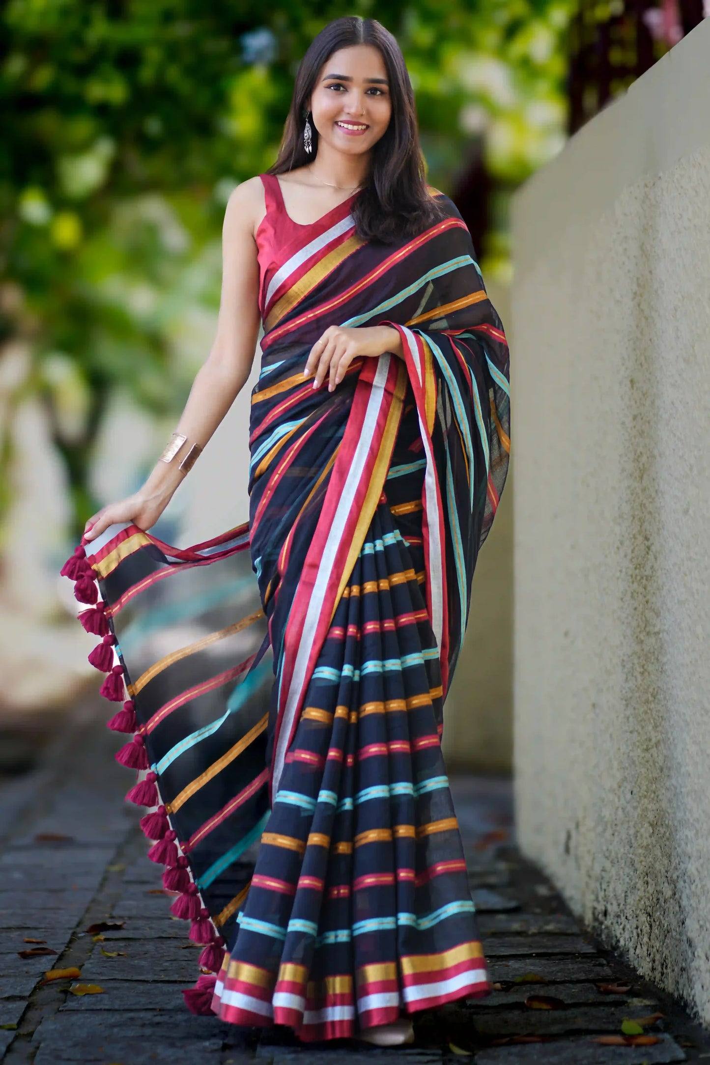 Kaala Viraasat Cotton Zari Saree