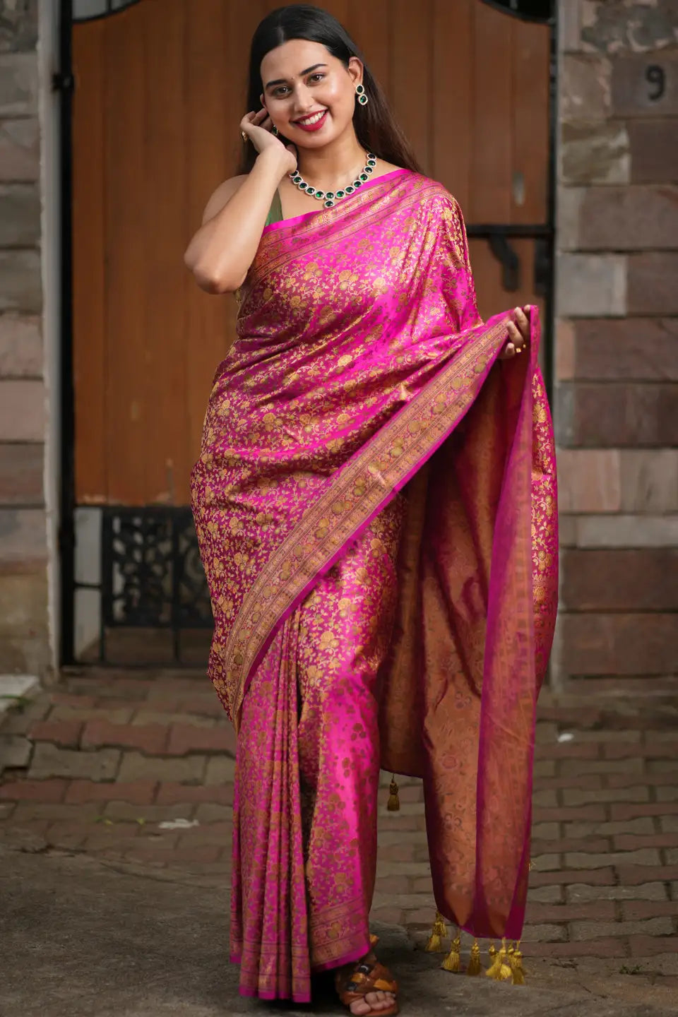 Floral-Pink-Jamawar-Katan-Banarasi-Silk-Saree-I-Love-Sarees
