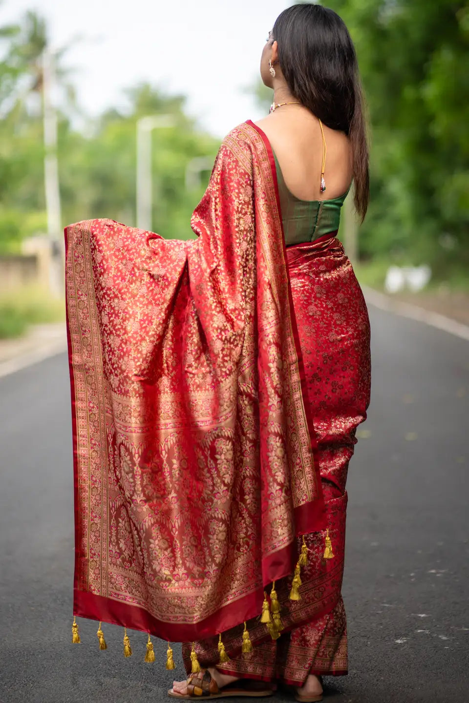 Floral-Ox-Blood-Red-Jamawar-Katan-Banarasi-Silk-Saree-I-Love-Sarees