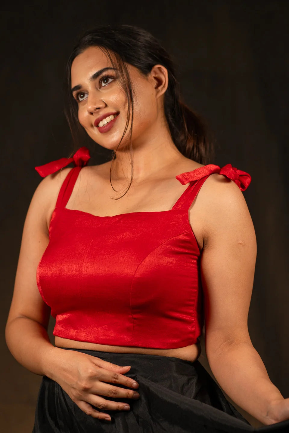 Red-Sleeveless-Knot-Crop-Top-Blouse-For-Saree