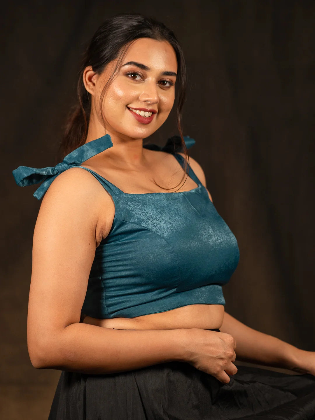 Blue-Sleeveless-Knot-Crop-Top-Blouse-For-Saree