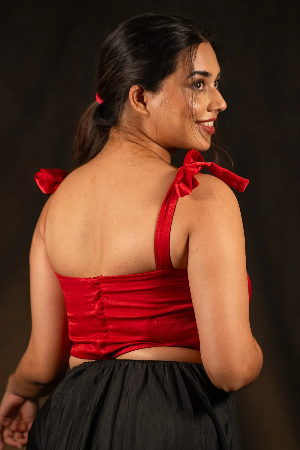 Red-Sleeveless-Knot-Crop-Top-Blouse-For-Saree