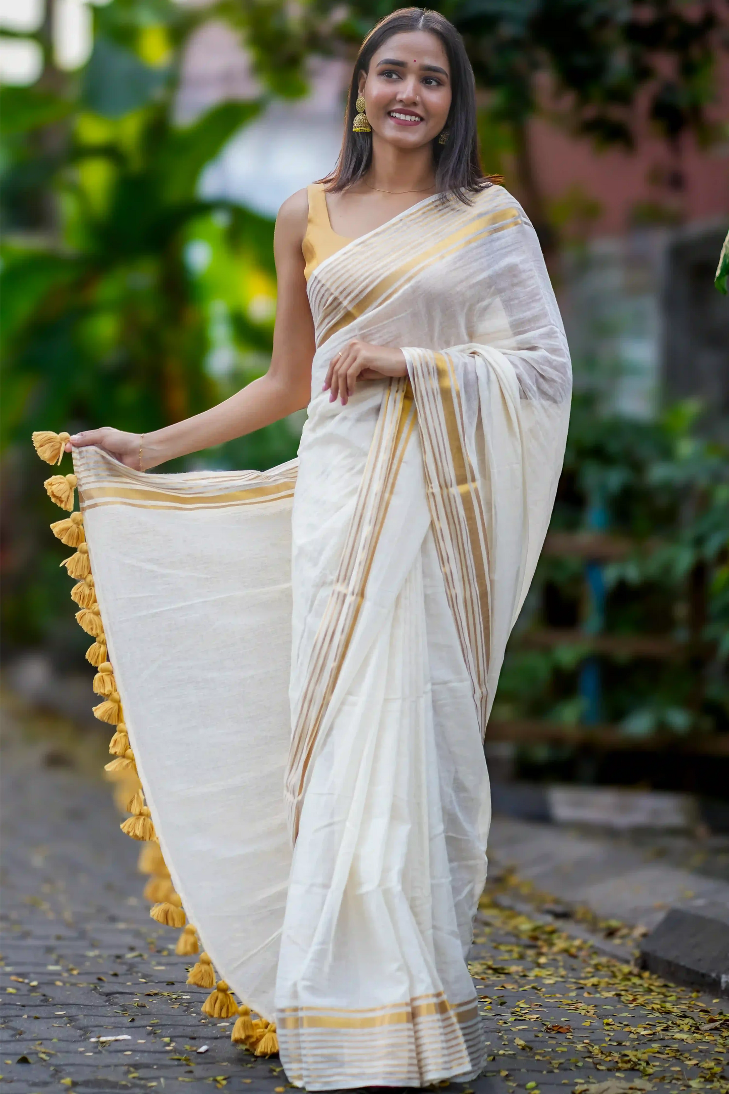 Gilded Calm Cotton Zari Saree