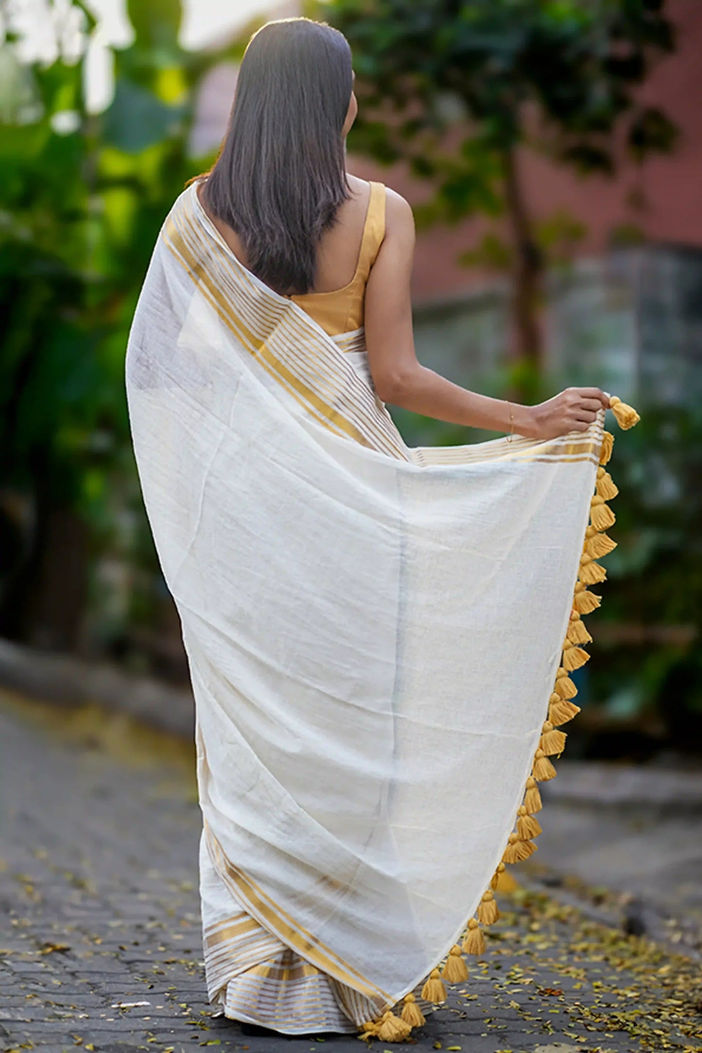 Gilded Calm Cotton Zari Saree