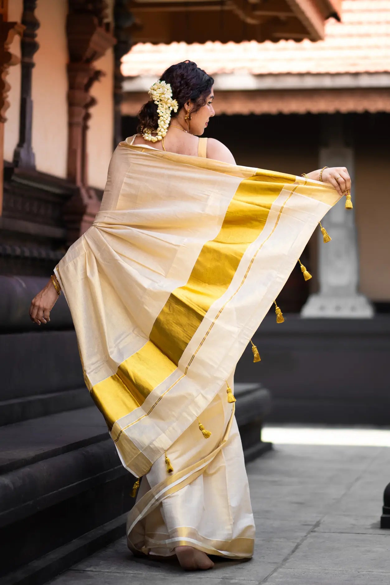 Sumukhi Kerala Kasavu Saree