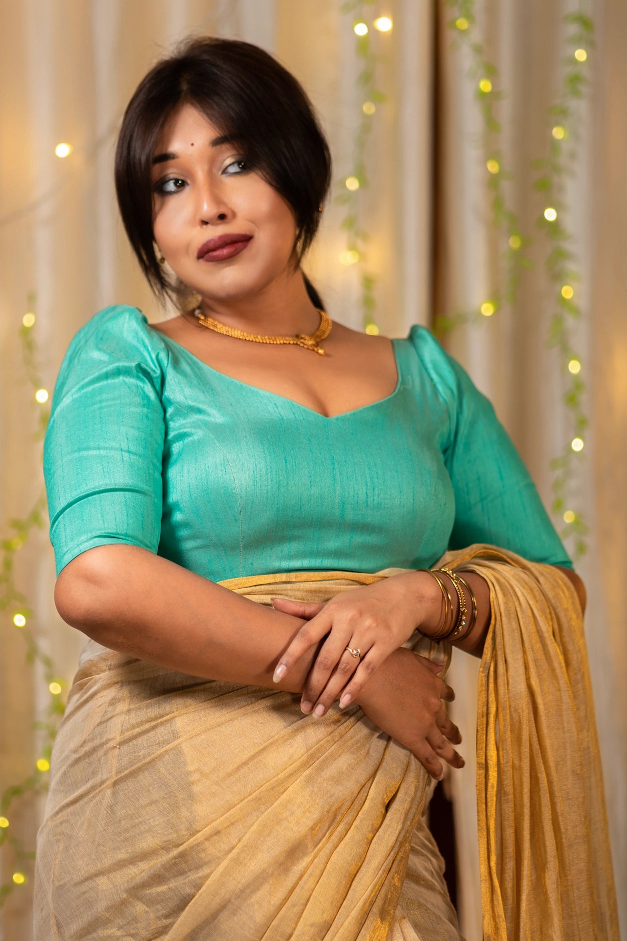 Teal-Green-Traditional-Puff-Sleeve-Blouse-for-Saree