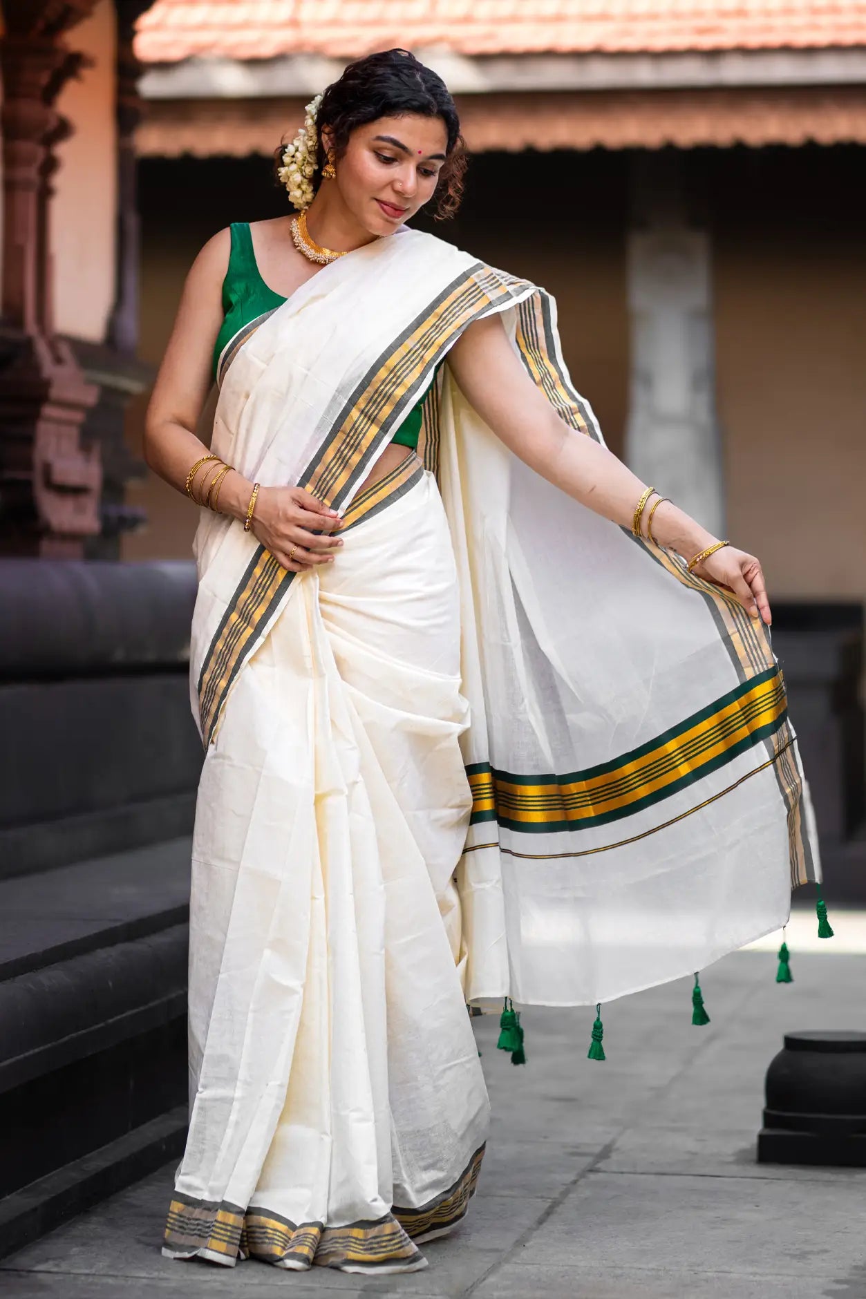 Tharangini Kerala Kasavu Saree