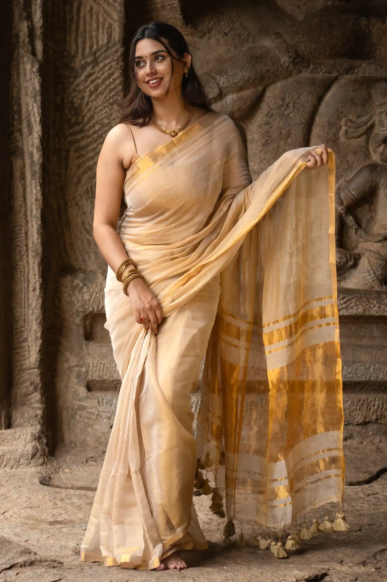 Golden Raw Cotton Kerala Kasavu Saree, 5.5 M (separate Blouse Piece) at Rs  1990 in Ernakulam