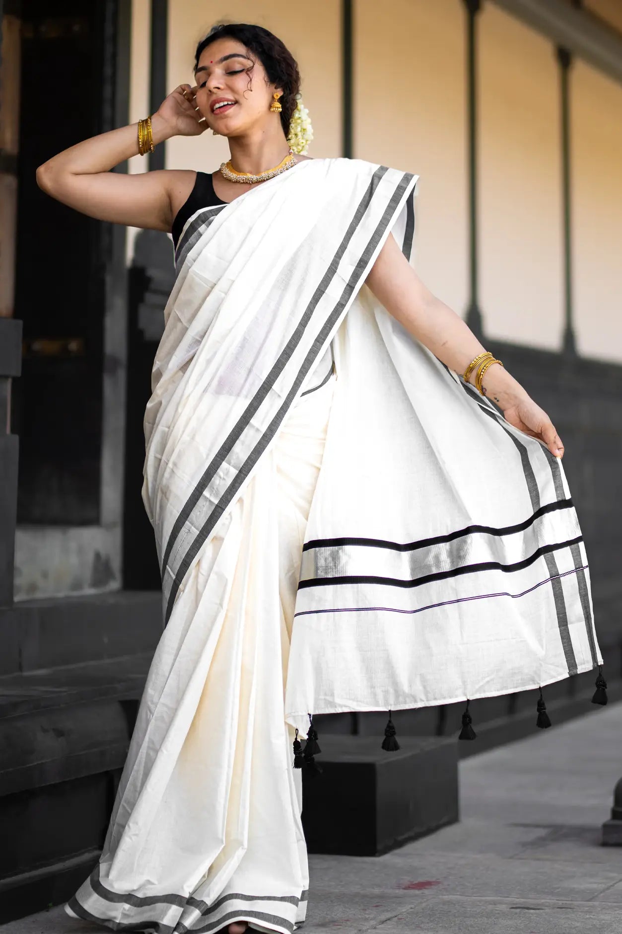 Yavanika Kerala Kasavu Saree