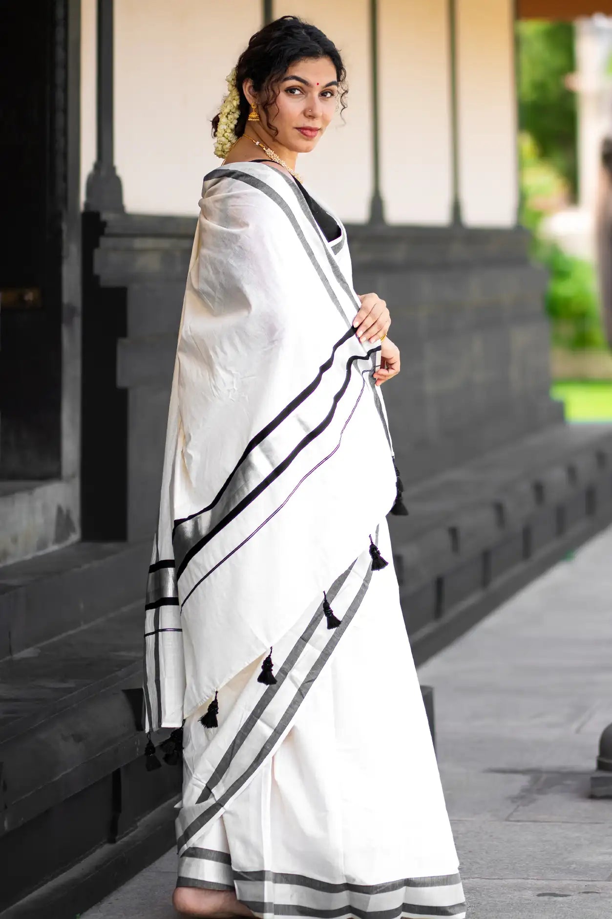 Yavanika Kerala Kasavu Saree