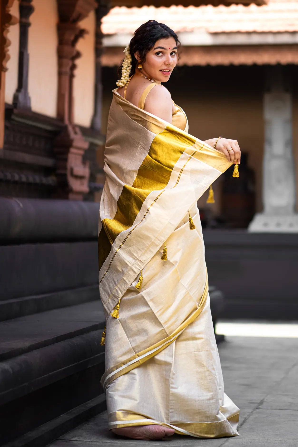 Sumukhi Kerala Kasavu Saree