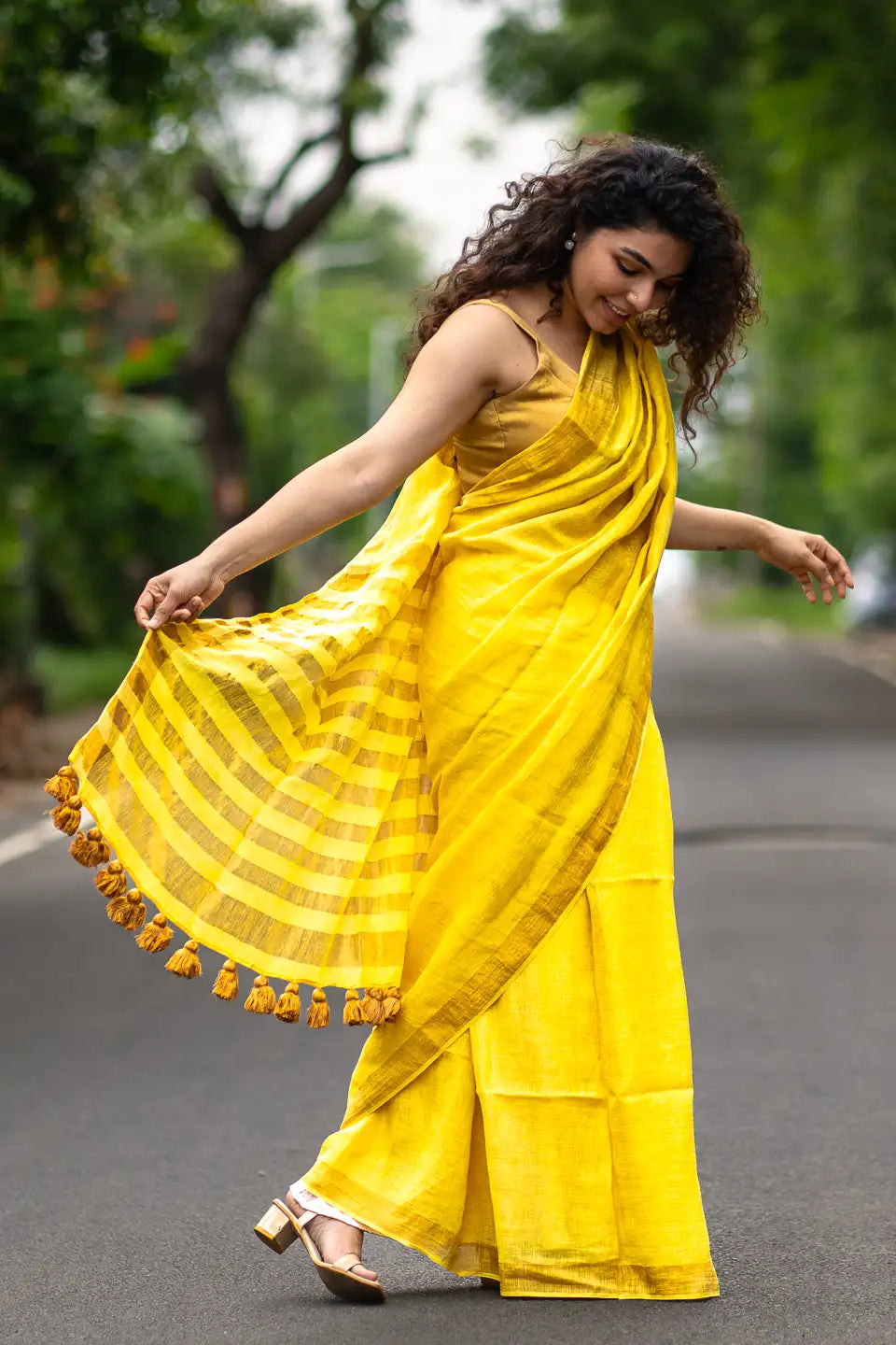 Belle of the Ball Linen Saree