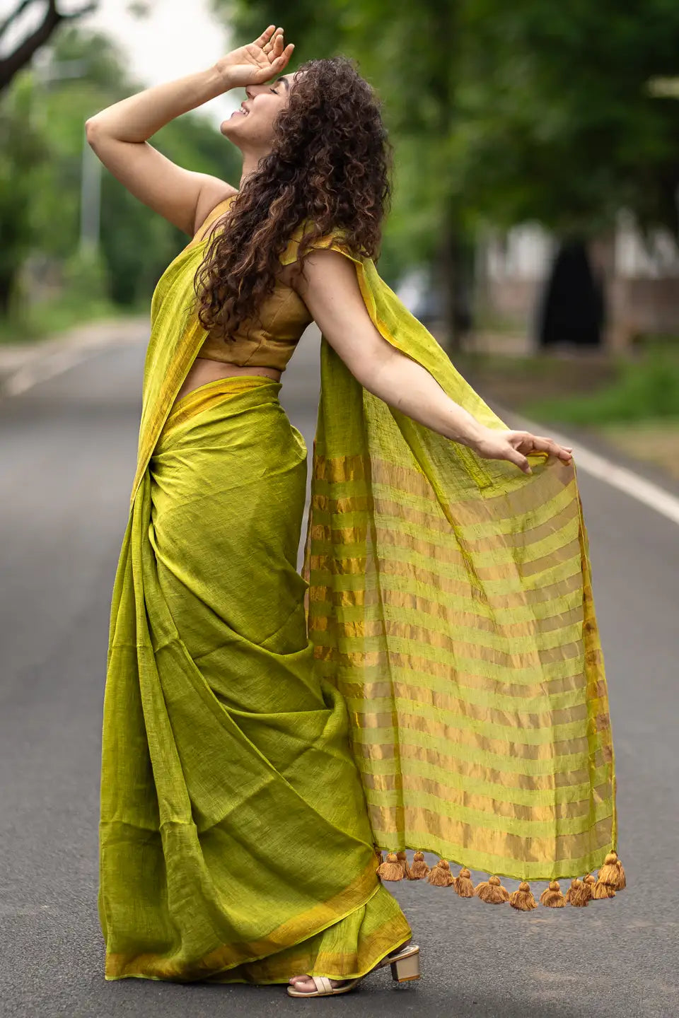 Cypress Charm Linen Saree