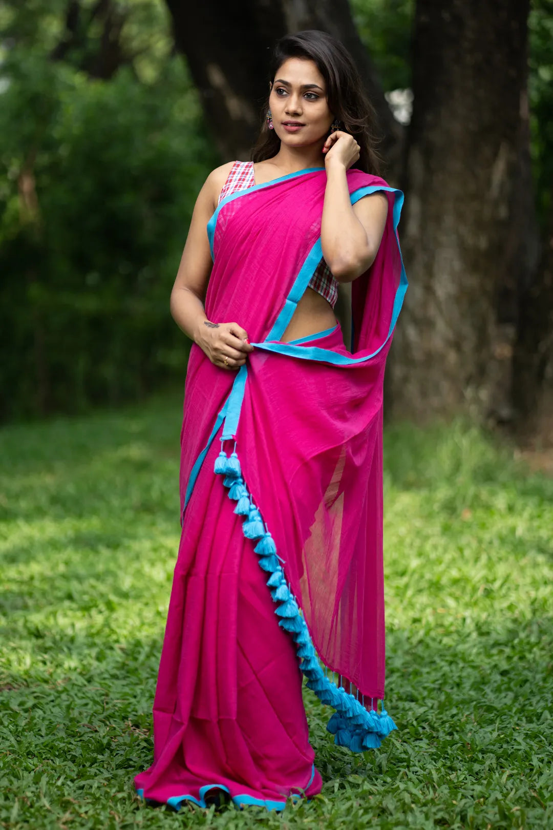 Buy PRATHAM BLUE Women Pink and Black Embellished Georgette Saree Online at  Best Prices in India - JioMart.